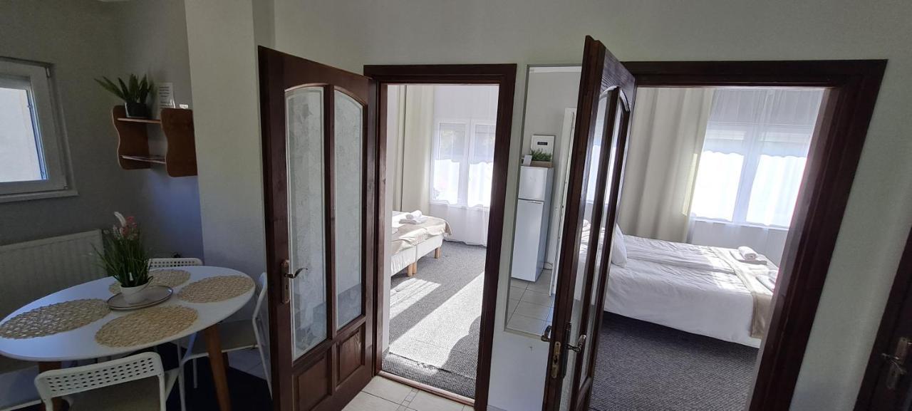 Lugas Apartman Miskolctapolca 2 Haloszoba Dezsa Es Jakuzzi Koezel A Barlangfuerdohoez المظهر الخارجي الصورة