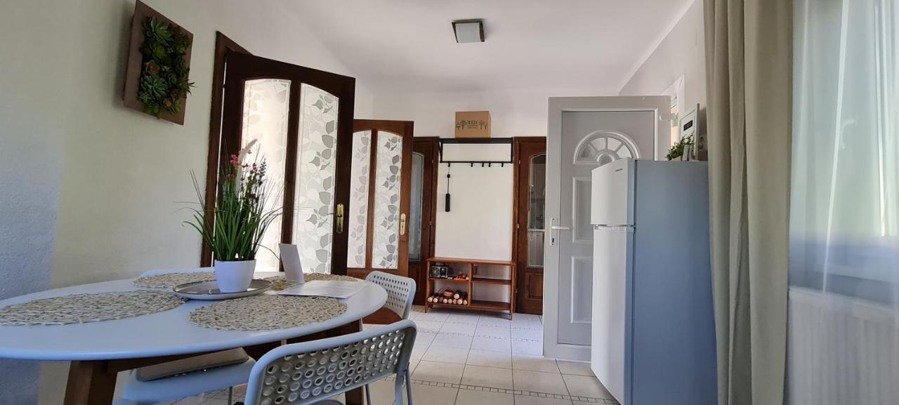 Lugas Apartman Miskolctapolca 2 Haloszoba Dezsa Es Jakuzzi Koezel A Barlangfuerdohoez المظهر الخارجي الصورة